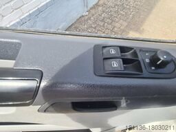 Volkswagen T5 2.0 TDI, Krankenwagen