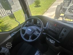 DAF XB 230 FA 12 t furgonato con sponda