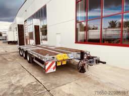 Möslein TT 31  31 t Tridem- Tieflader 3 Achs, 8 m LadeflächeNeufahrzeug