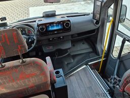 MERCEDES-BENZ 30 Sitzer Schul- Transferbus 519 Vorlauffahrzeug