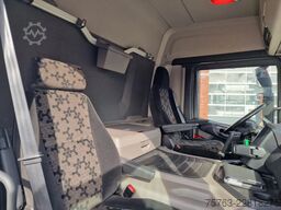 Scania P280 4x2 - Box with sidedoors - Loadlift - Full...