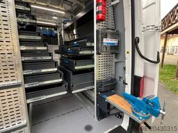 VOLKSWAGEN CRAFTER REGALS. STANDHZG. ZUSATZHEIZUNG NAVI PDC