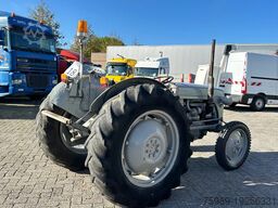 Diversen FERGUSON tractor