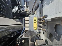 Volvo FH540 8X4 / 8X2 / HMF 28TM KRAN / CRANE / OPRIJ...