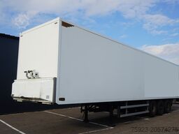 Jumbo 3 AXLE CLOSED BOX