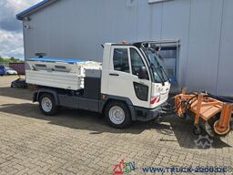Multicar M30 4x4 Winterdienst Streuer- Schild/ Bürste
