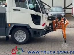 Multicar M30 4x4 Winterdienst Streuer- Schild/ Bürste