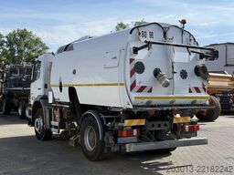 MERCEDES-BENZ AXOR 1829 Kehrmaschine BUCHER