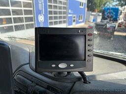 MERCEDES-BENZ AXOR 1829 Kehrmaschine BUCHER