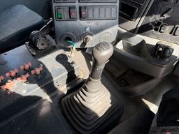 MERCEDES-BENZ AXOR 1829 Kehrmaschine BUCHER