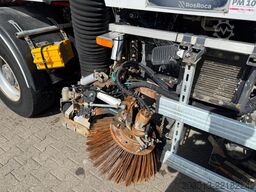MERCEDES-BENZ AXOR 1829 Kehrmaschine BUCHER