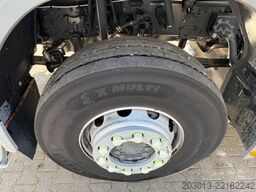 MERCEDES-BENZ AXOR 1829 Kehrmaschine BUCHER