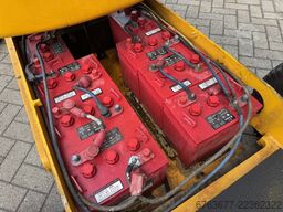 NIFTYLIFT HR12 NE Knikarmhoogwerker 4x2 Elektrisch 2012 12M werkhoogte