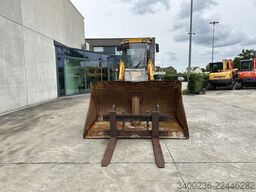 JCB 411