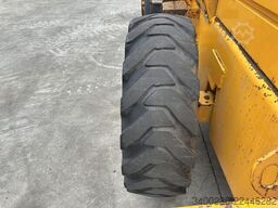JCB 411
