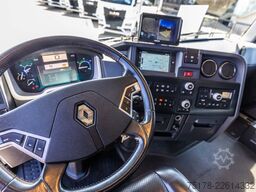 RENAULT T520