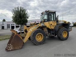 Komatsu WA320-5