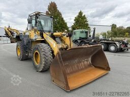 Komatsu WA320-5