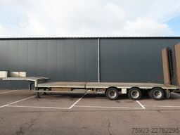 Nooteboom 3 axle semi low loader with ramps