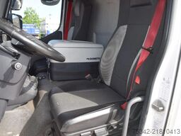 Renault D25