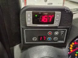 MERCEDES-BENZ 519  Allrad 4 x 4 Lagerfahrzeug Stock 20 Sitzer