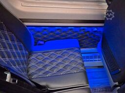 MERCEDES-BENZ 519  Allrad 4 x 4 Lagerfahrzeug Stock 20 Sitzer