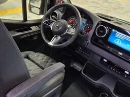 MERCEDES-BENZ 519  Allrad 4 x 4 Lagerfahrzeug Stock 20 Sitzer