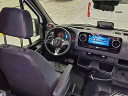 MERCEDES-BENZ 519  Allrad 4 x 4 Lagerfahrzeug Stock 20 Sitzer