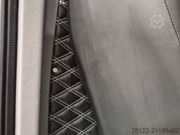 MERCEDES-BENZ 519  Allrad 4 x 4 Lagerfahrzeug Stock 20 Sitzer