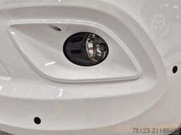 MERCEDES-BENZ 519  Allrad 4 x 4 Lagerfahrzeug Stock 20 Sitzer