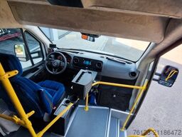 MERCEDES-BENZ Heckniederflur Sprinter 517 / 4 er Bestuhlung