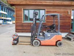 Toyota 8FBMK16 Triplex ( Lithium Ionen )