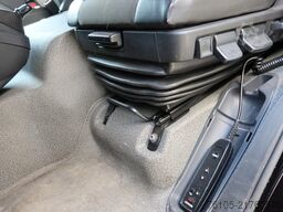 Renault D240 4X2 Bak met deuren 9 Klep 2.000 kg. Black ...