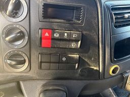 Mercedes-Benz ATEGO 1524 / Closed Box / Sidedoors / 560.000 K...