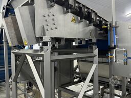 Lynnmore + Raytec Salad grading, washing, drying line