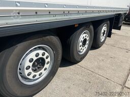 Schmitz Cargobull SCB*S3B / Box Trailer / 1x Lift Axle / Disc