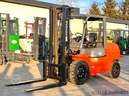 Forklift Toyota 42-4FD40 / DIESEL / 4500KG / DUPLEX / FO