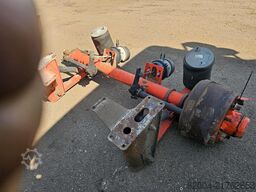 SMB TRAILER AXLE SINGLE TIRE DRUM. MISSING ONE HUBE.