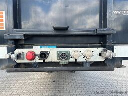 Broshuis 3ABSD Lowloader 3-axle / GVW: 53.000kg / Neck: ...