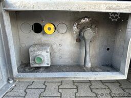 Broshuis 3ABSD Lowloader 3-axle / GVW: 53.000kg / Neck: ...