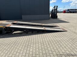 Broshuis 3ABSD Lowloader 3-axle / GVW: 53.000kg / Neck: ...