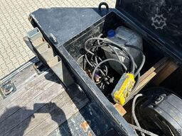 Broshuis 3ABSD Lowloader 3-axle / GVW: 53.000kg / Neck: ...