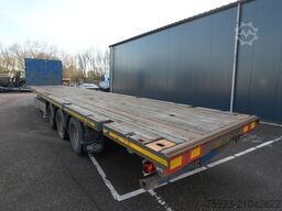 Pacton 3 AXLE FLATBED WITH TWISTLOCKS