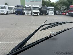 Volvo FM 330 Globetrotter / 742 dkm / VEB+ / Spoilers...
