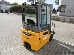 Jungheinrich EFG 215 - Triplex - Doppelpedal - wenig Stunden