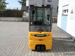Jungheinrich EFG 215 - Triplex - Doppelpedal - wenig Stunden