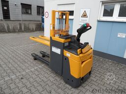 Jungheinrich ERD 220 - NEUE Batterie - Plattform klappbar