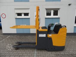 Jungheinrich ERD 220 - 2 Meter Hubhöhe - feste Plattform