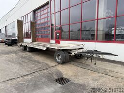 Müller Mitteltal T3  3 Achs Tiefladeranhänger