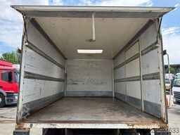 MERCEDES-BENZ ATEGO 815 Koffer 4,30 m Ladebordwand 1,5 T*AHK
